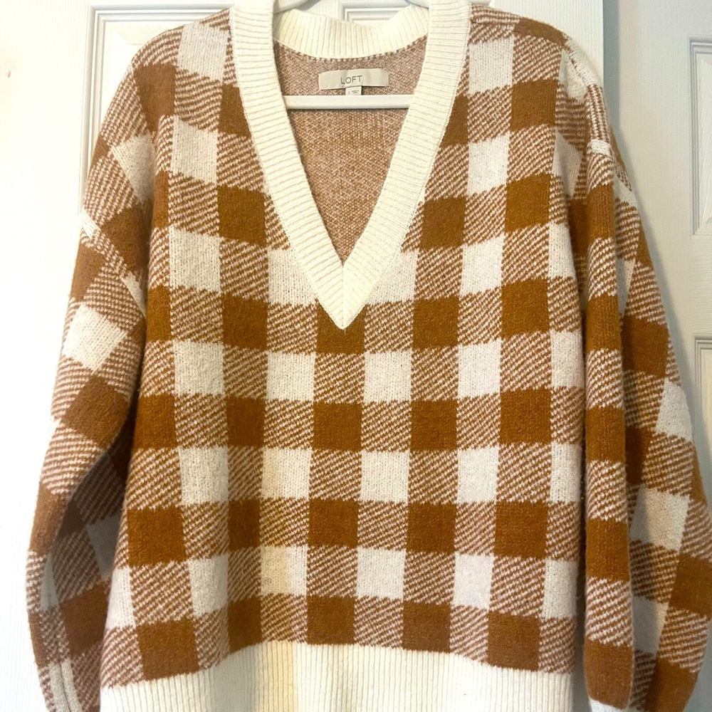 Oversized v-neck sweater
